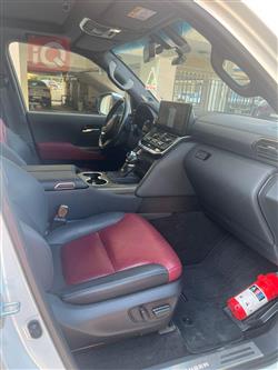 تۆیۆتا لاند کروزەر